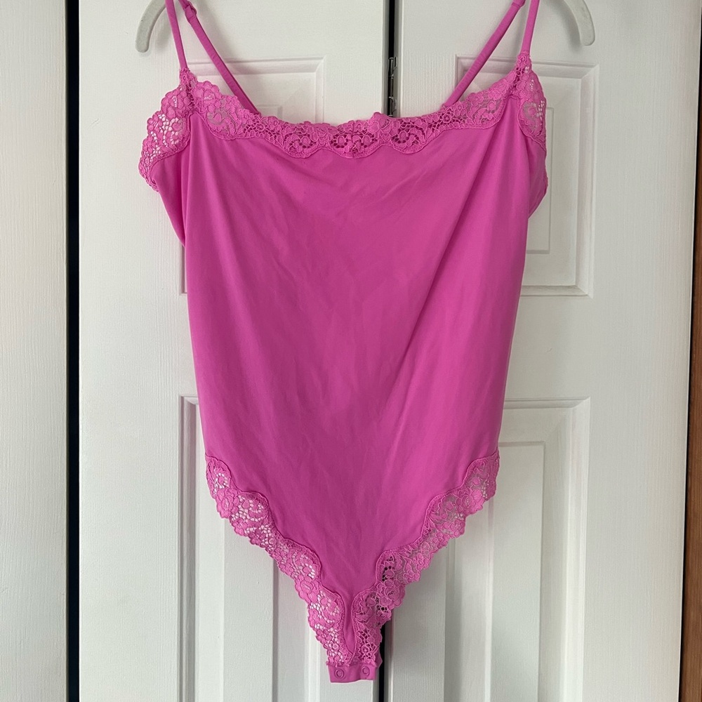 SKIMS pink cami lace Bodysuit